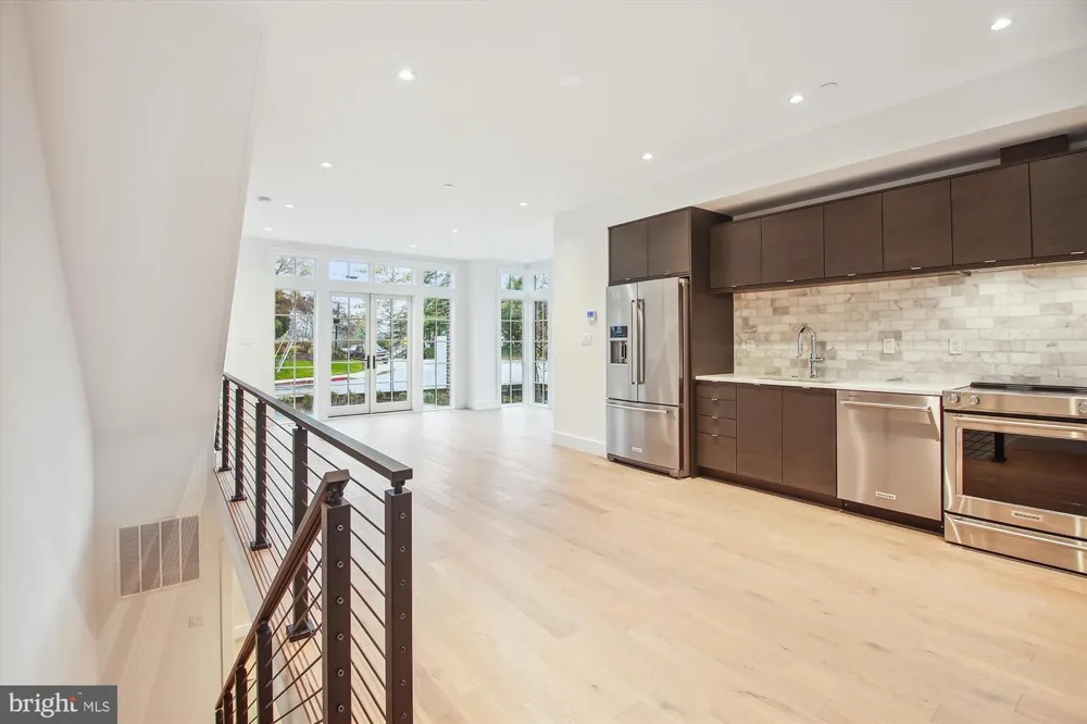 699 GIDDINGS AVENUE Annapolis, MD 21401