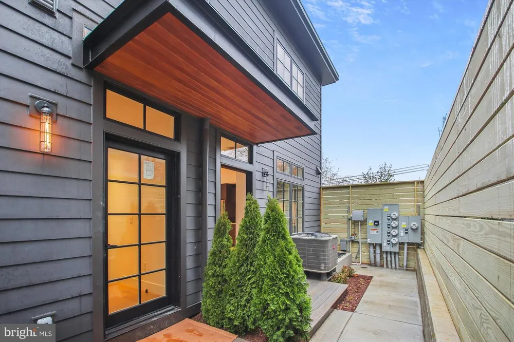 699 GIDDINGS AVENUE Annapolis, MD 21401