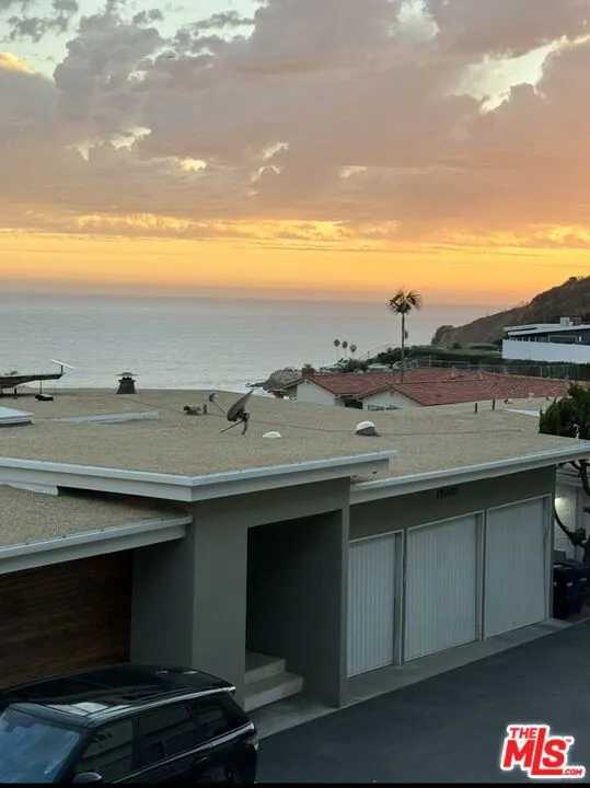 18069 Coastline Drive #9 Malibu, CA 90265