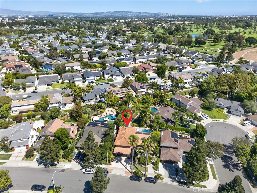 2740 Cardinal Drive Costa Mesa, CA 92626