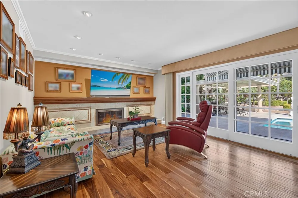 2740 Cardinal Drive Costa Mesa, CA 92626