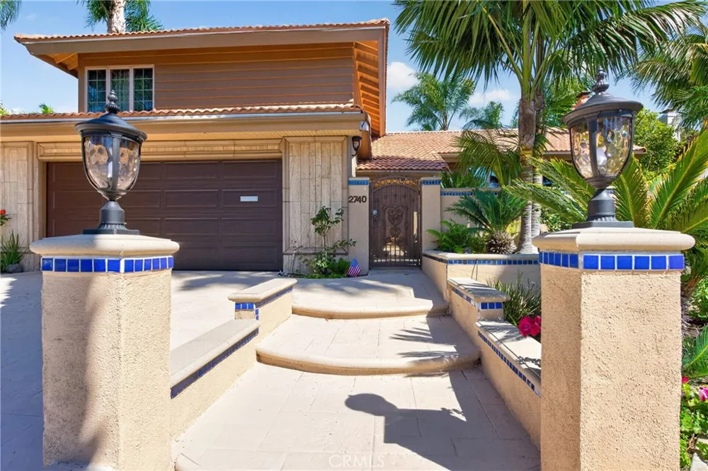 2740 Cardinal Drive Costa Mesa, CA 92626