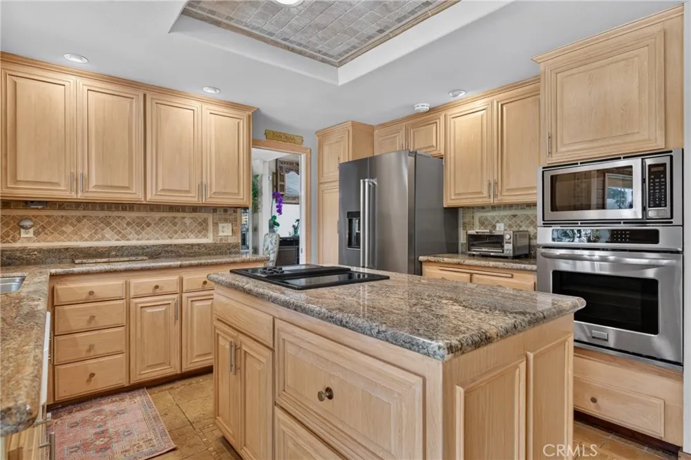 2740 Cardinal Drive Costa Mesa, CA 92626