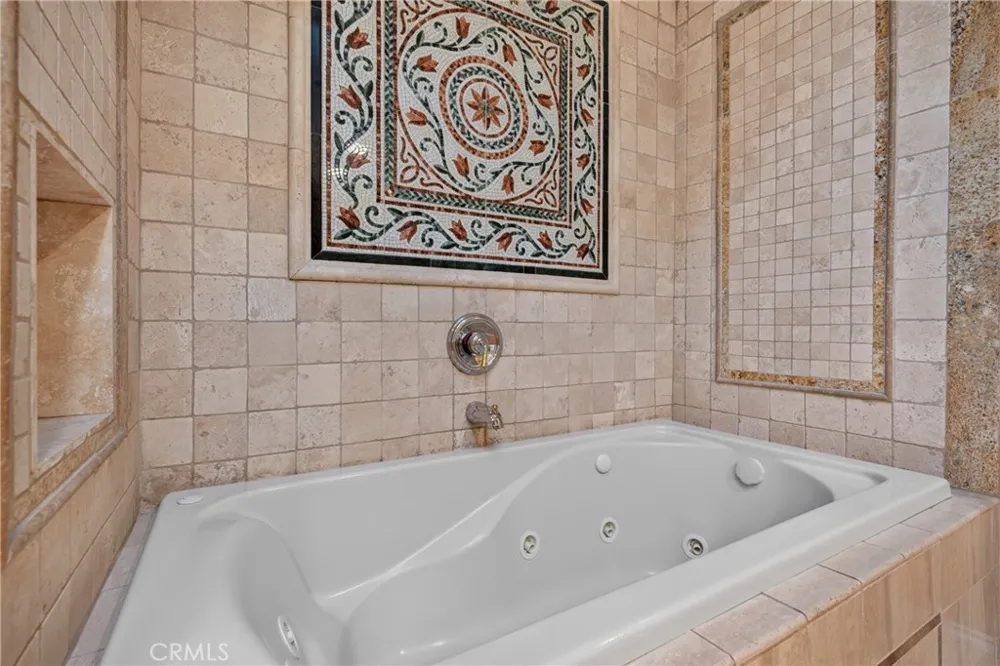 2740 Cardinal Drive Costa Mesa, CA 92626