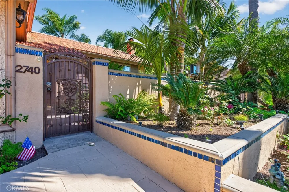 2740 Cardinal Drive Costa Mesa, CA 92626
