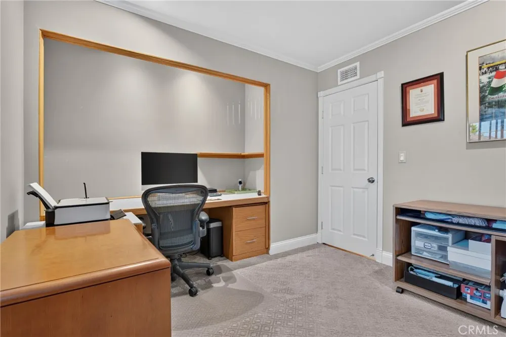 2740 Cardinal Drive Costa Mesa, CA 92626