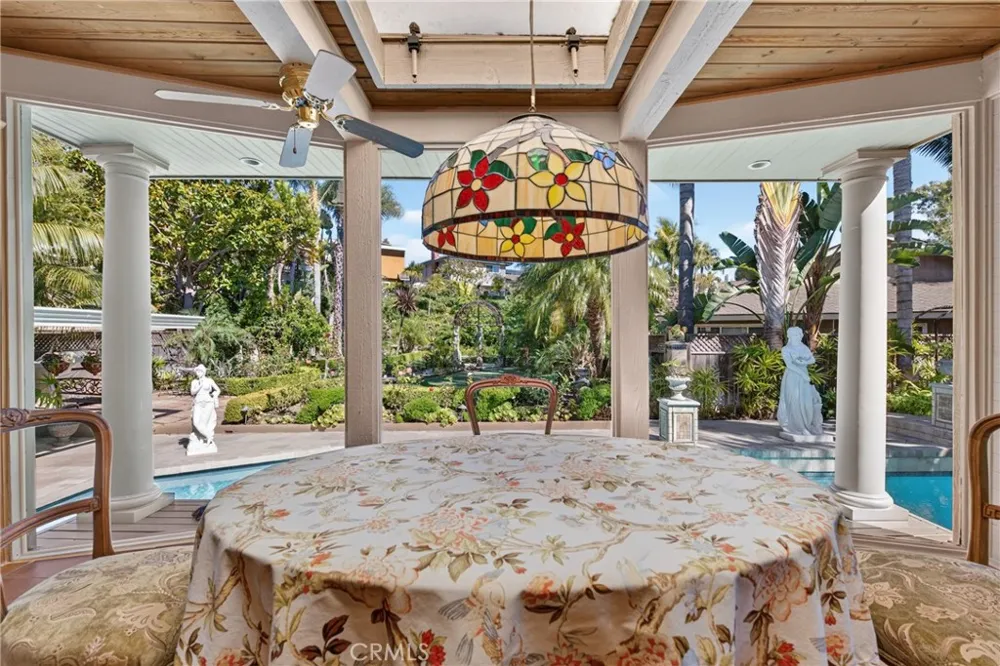 2740 Cardinal Drive Costa Mesa, CA 92626