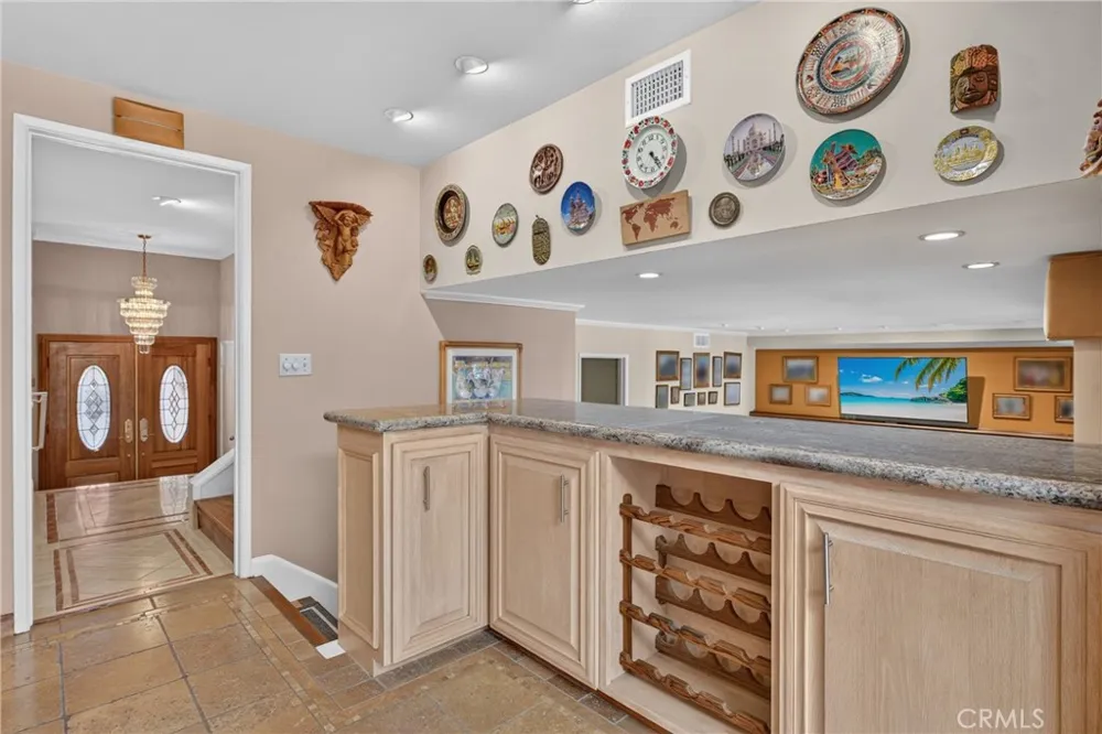 2740 Cardinal Drive Costa Mesa, CA 92626