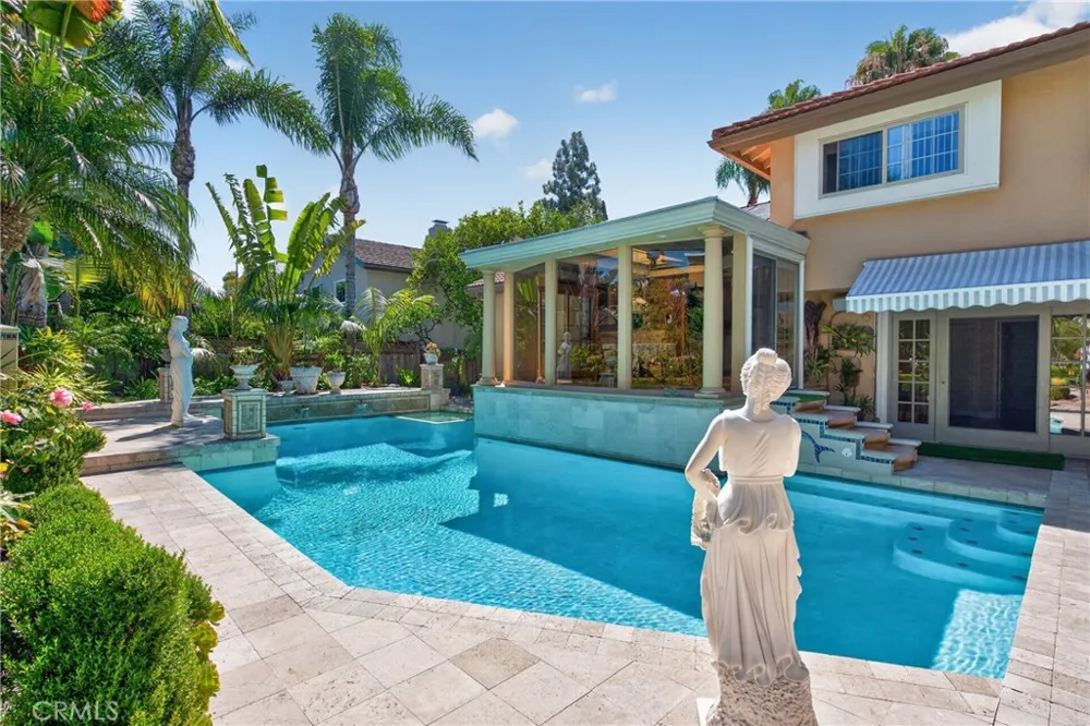2740 Cardinal Drive Costa Mesa, CA 92626