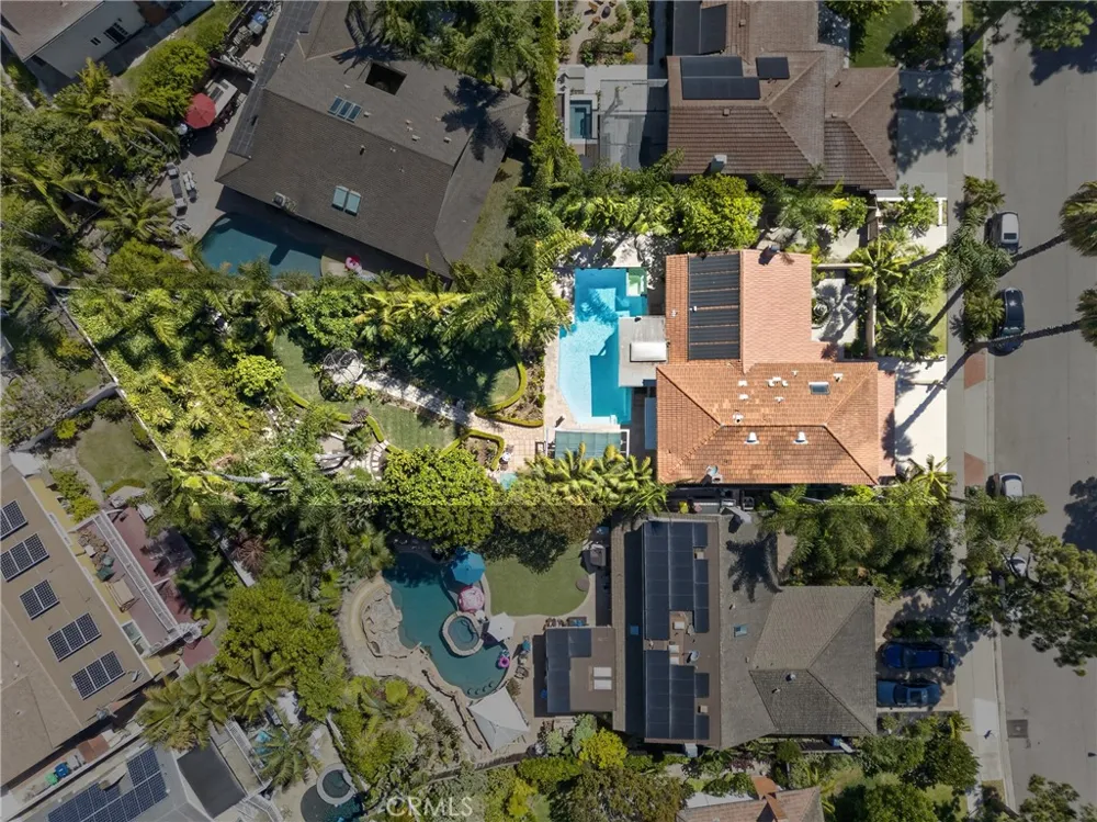 2740 Cardinal Drive Costa Mesa, CA 92626