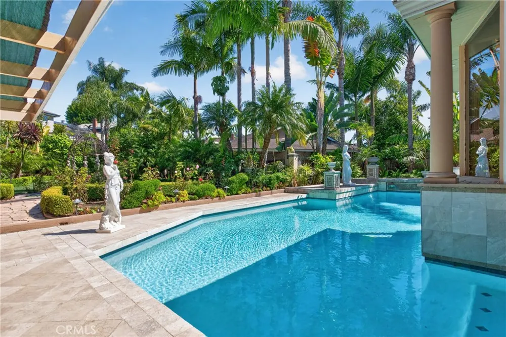 2740 Cardinal Drive Costa Mesa, CA 92626