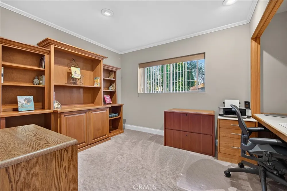 2740 Cardinal Drive Costa Mesa, CA 92626