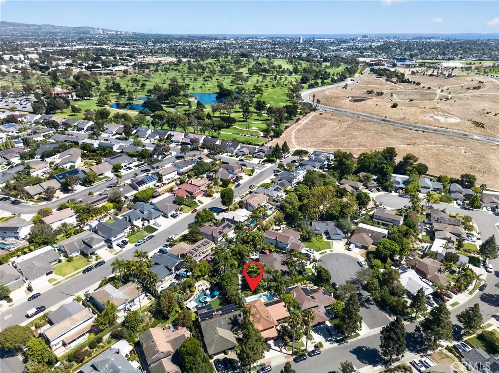 2740 Cardinal Drive Costa Mesa, CA 92626
