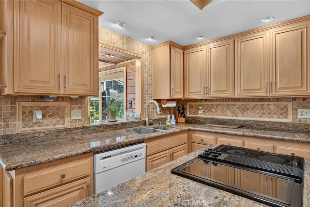 2740 Cardinal Drive Costa Mesa, CA 92626