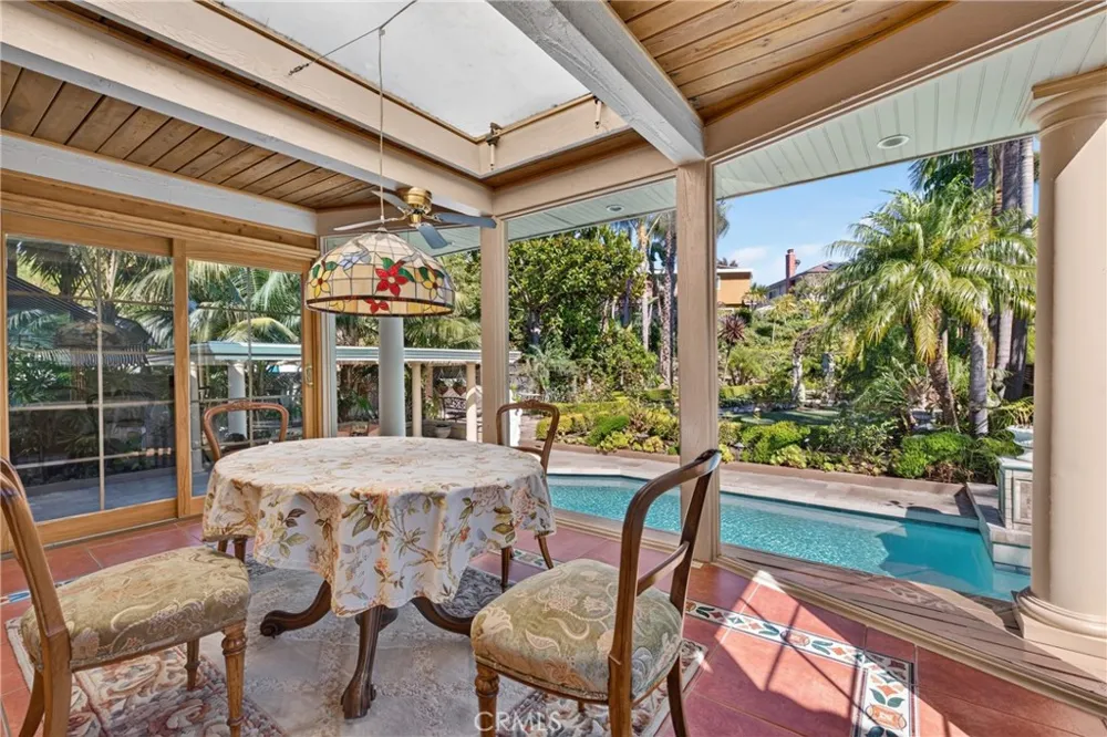 2740 Cardinal Drive Costa Mesa, CA 92626