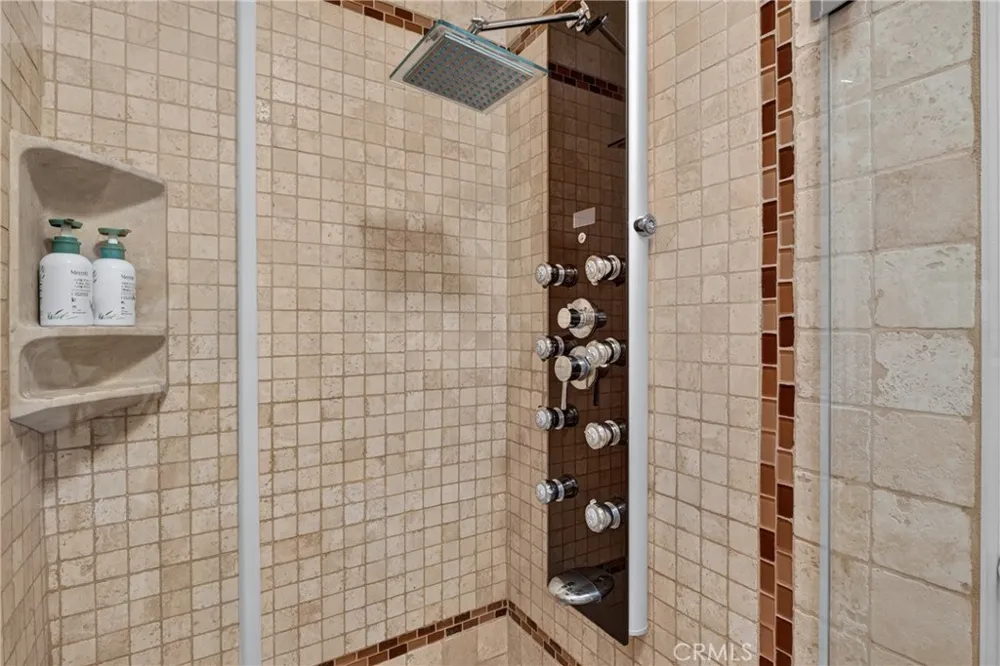 2740 Cardinal Drive Costa Mesa, CA 92626