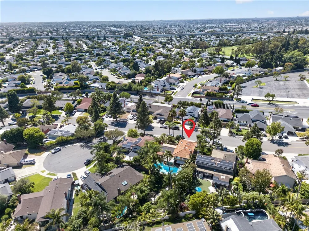 2740 Cardinal Drive Costa Mesa, CA 92626
