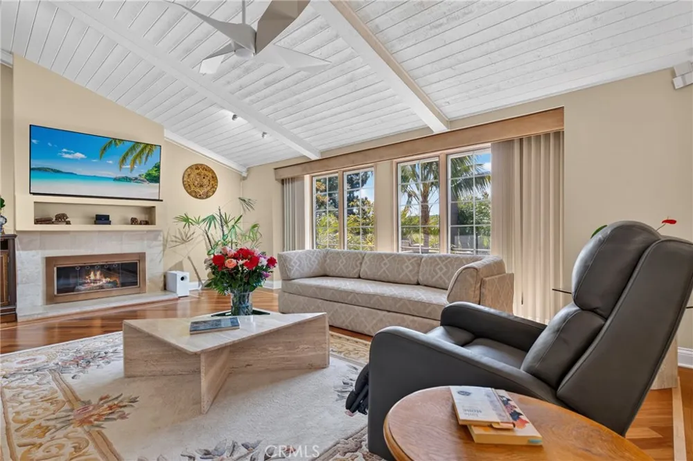 2740 Cardinal Drive Costa Mesa, CA 92626