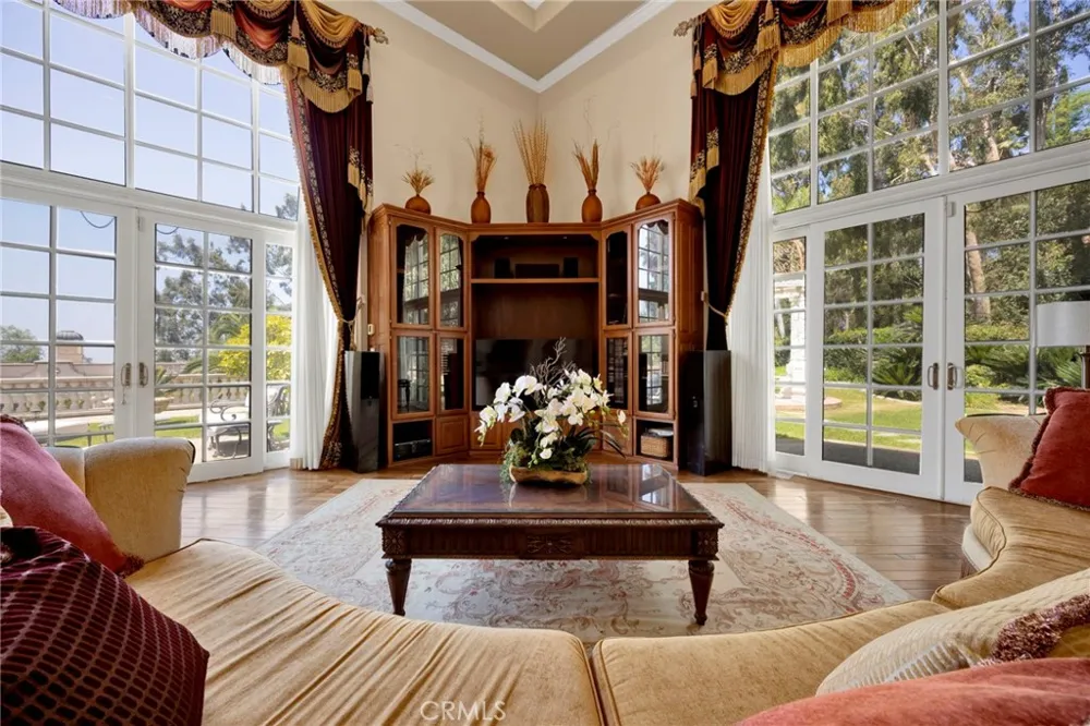 515 Deodar Bradbury, CA 91008