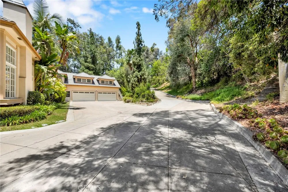 515 Deodar Bradbury, CA 91008