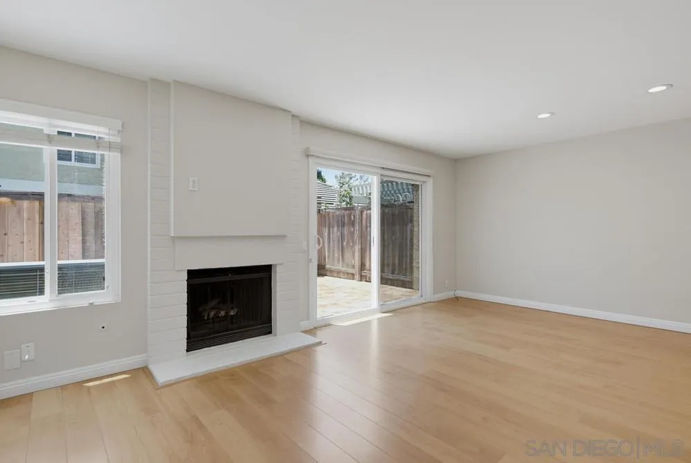 3614 Caminito Carmel Lndg San Diego, CA 92130