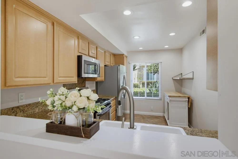3614 Caminito Carmel Lndg San Diego, CA 92130