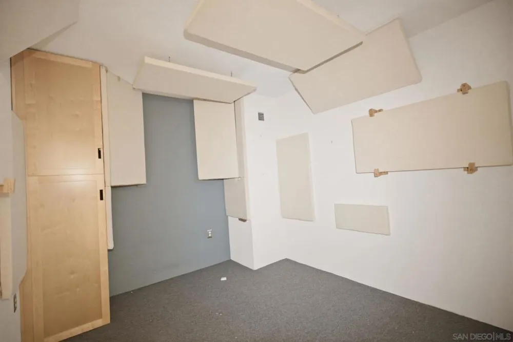 1612 BRIDGEVIEW DR San Diego, CA 92105
