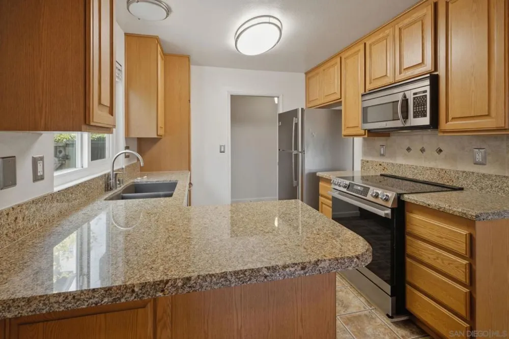 1612 BRIDGEVIEW DR San Diego, CA 92105