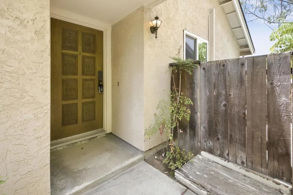 1612 BRIDGEVIEW DR San Diego, CA 92105