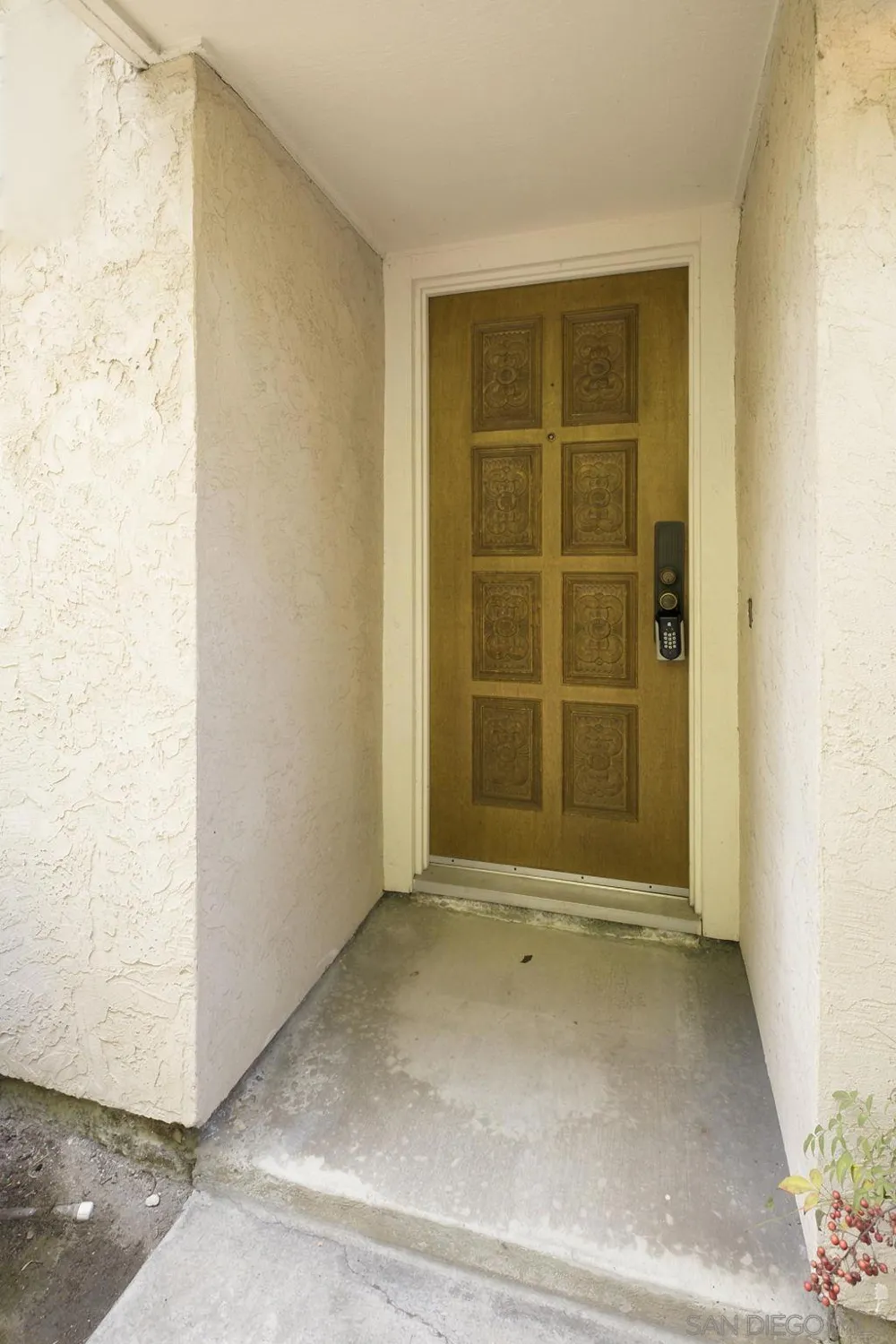 1612 BRIDGEVIEW DR San Diego, CA 92105