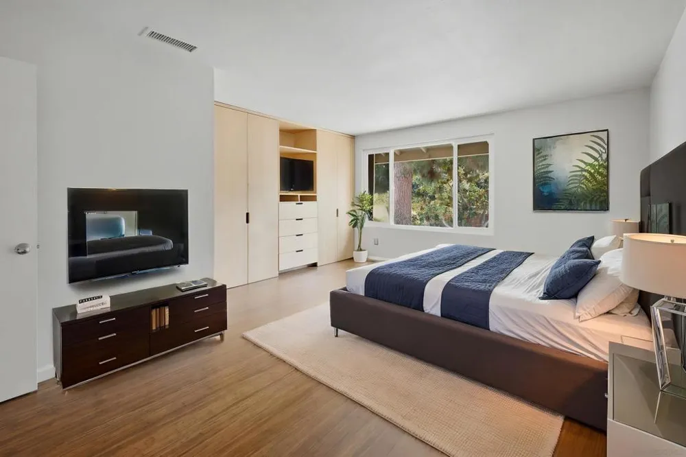 1612 BRIDGEVIEW DR San Diego, CA 92105