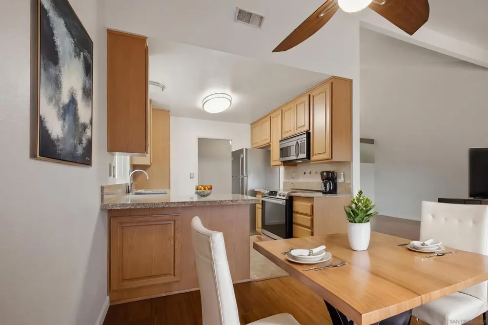 1612 BRIDGEVIEW DR San Diego, CA 92105