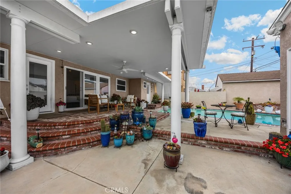 3926 Centralia Lakewood, CA 90712