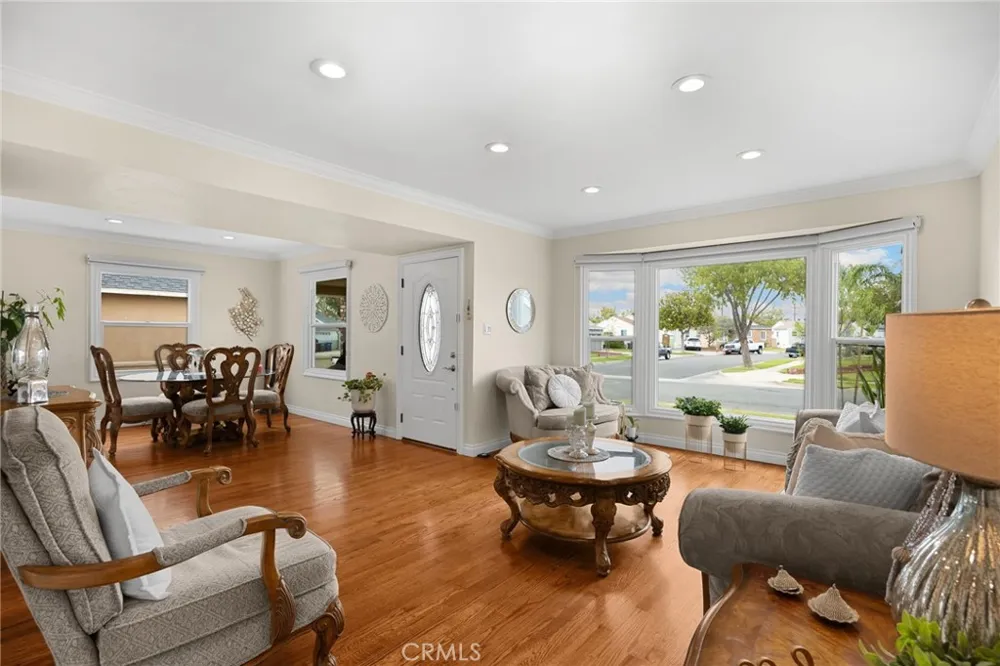 3926 Centralia Lakewood, CA 90712