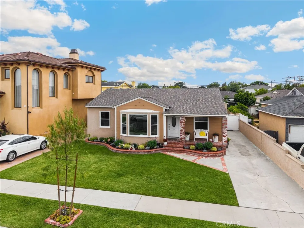 3926 Centralia Lakewood, CA 90712
