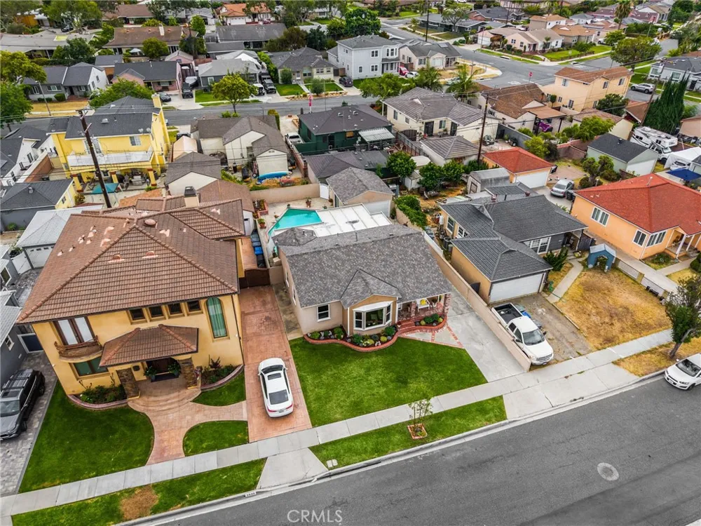 3926 Centralia Lakewood, CA 90712