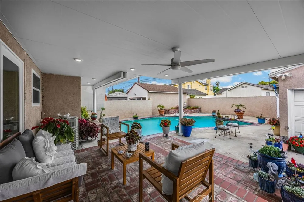 3926 Centralia Lakewood, CA 90712