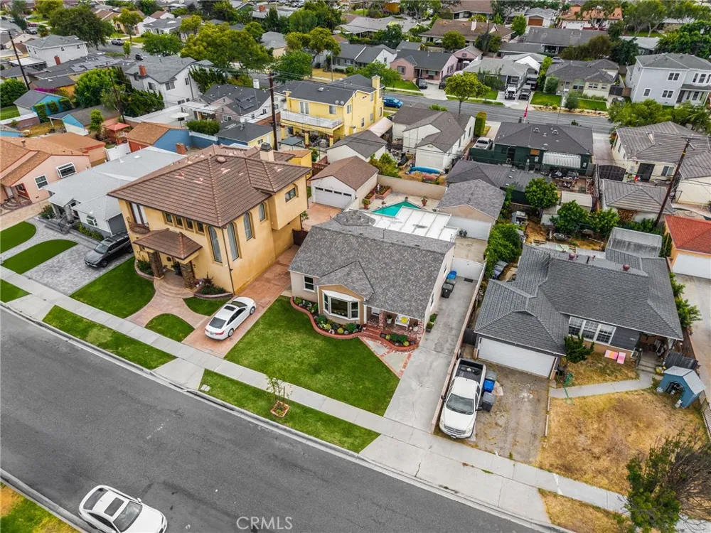 3926 Centralia Lakewood, CA 90712