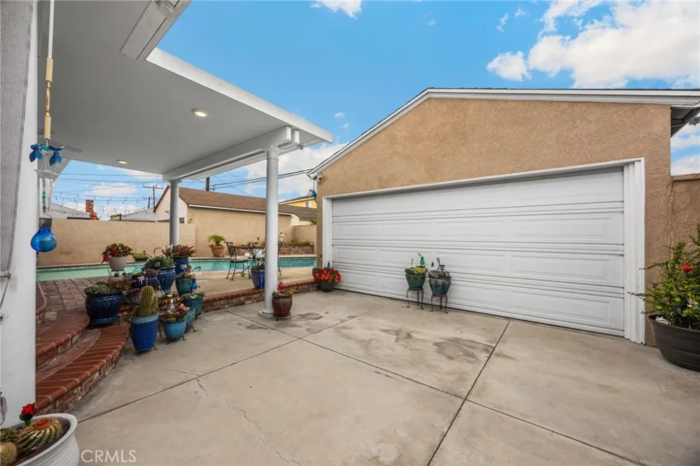 3926 Centralia Lakewood, CA 90712