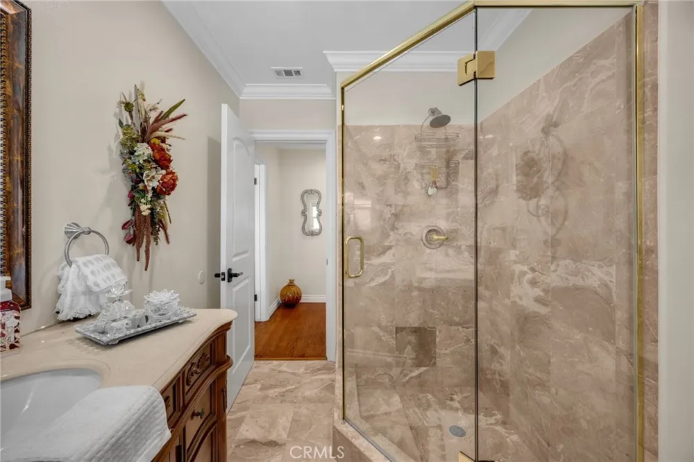 3926 Centralia Lakewood, CA 90712