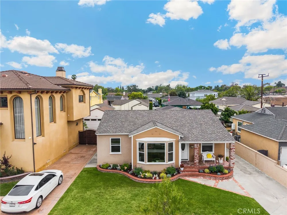3926 Centralia Lakewood, CA 90712