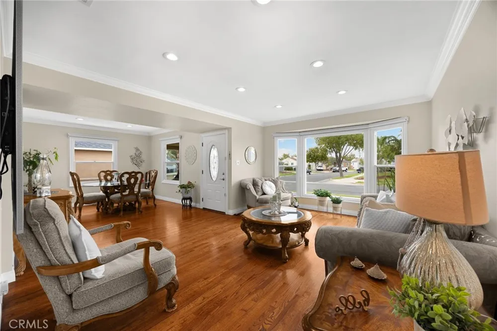 3926 Centralia Lakewood, CA 90712