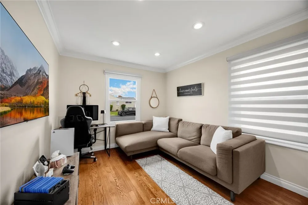 3926 Centralia Lakewood, CA 90712