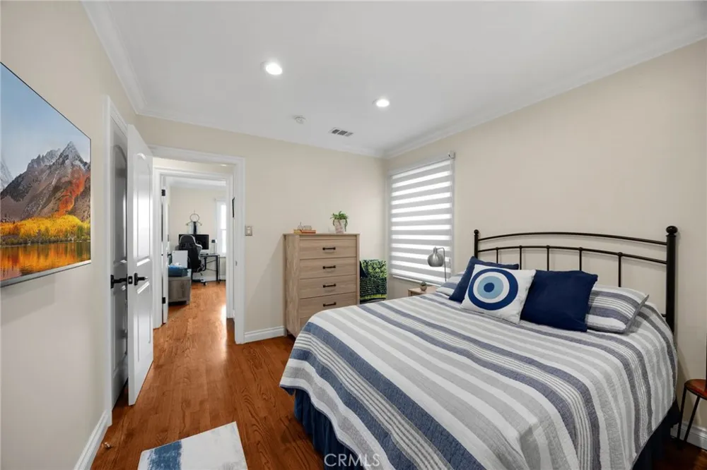 3926 Centralia Lakewood, CA 90712