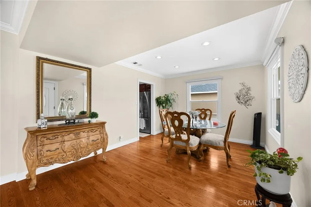3926 Centralia Lakewood, CA 90712