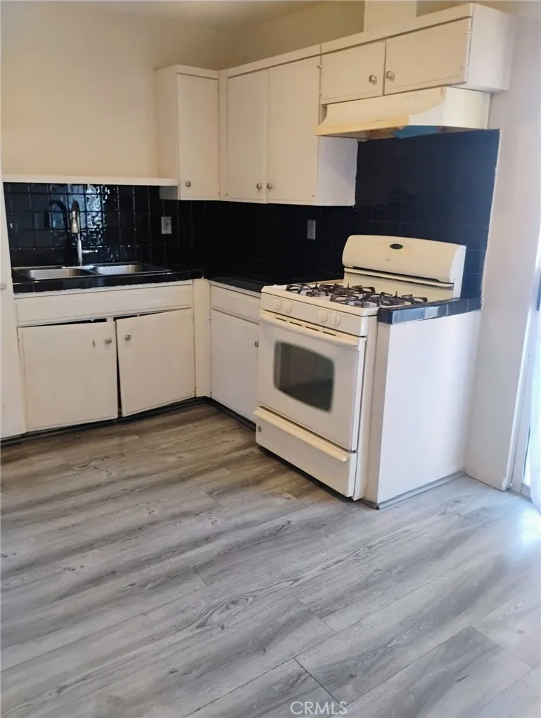 230 W South Rialto, CA 92376