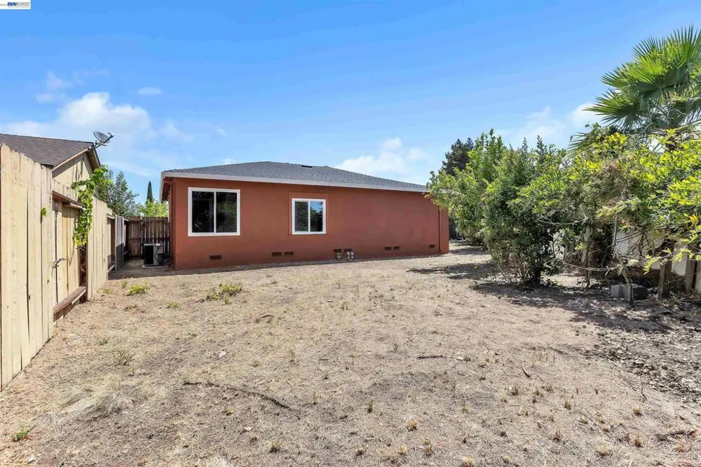 883 Inverness Ct Fairfield, CA 94533
