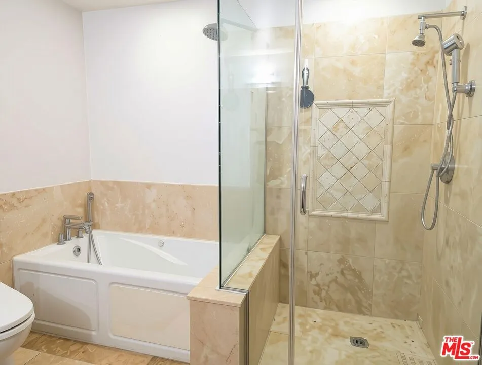 1026 S Oxford Avenue #204 Los Angeles, CA 90006