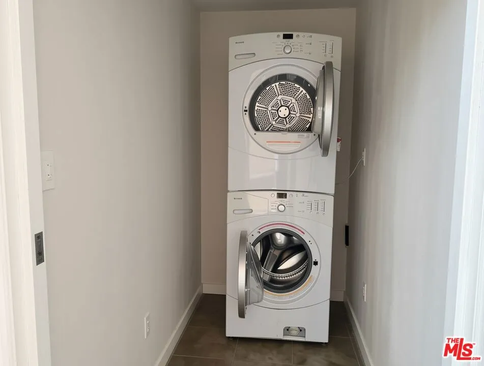 1026 S Oxford Avenue #204 Los Angeles, CA 90006