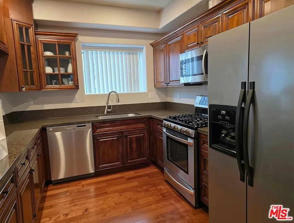 1026 S Oxford Avenue #204 Los Angeles, CA 90006